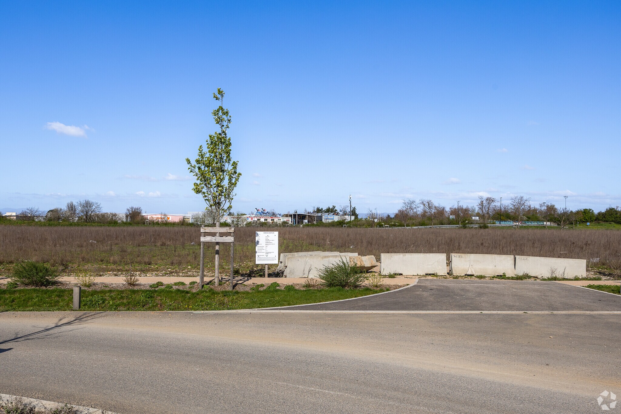 Local d'activités dans Genas à vendre Photo principale– Image 1 sur 5