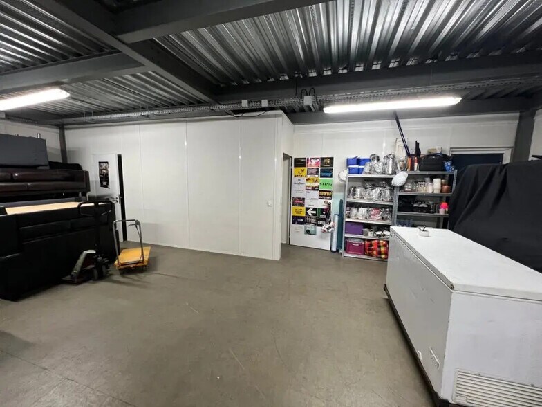 Local d'activités dans Morsang-sur-Orge à vendre - Photo de l’immeuble – Image 3 sur 7