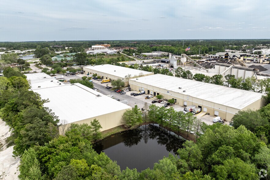 7380 Philips Hwy, Jacksonville, FL à louer - Photo de l’immeuble – Image 2 sur 10