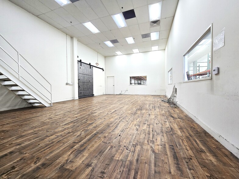 1642 E 23rd St, Los Angeles, CA à louer - Photo intérieure – Image 2 sur 12