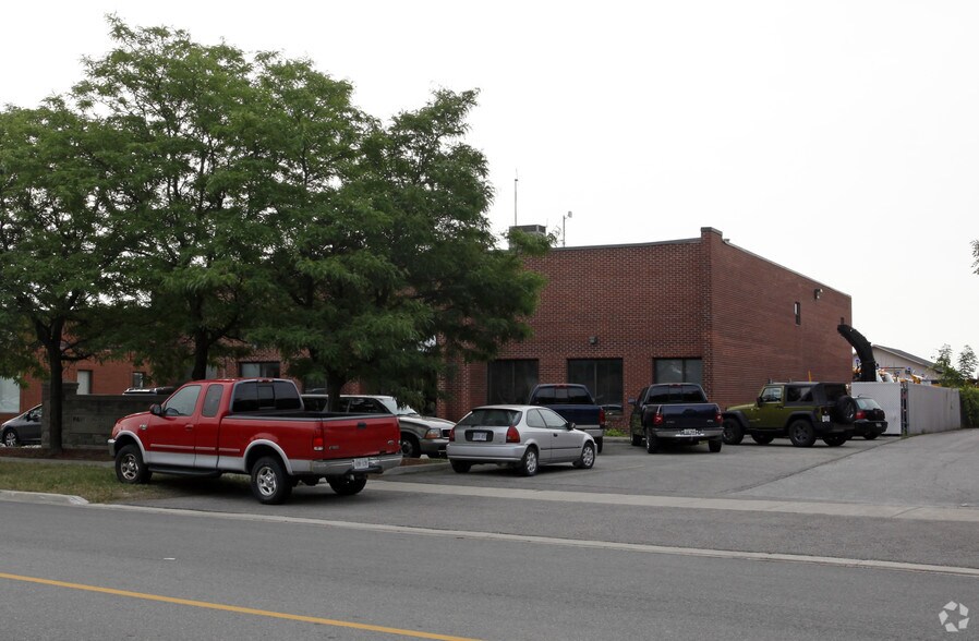 366 Watline Ave, Mississauga, ON à vendre - Photo de l’immeuble – Image 2 sur 2