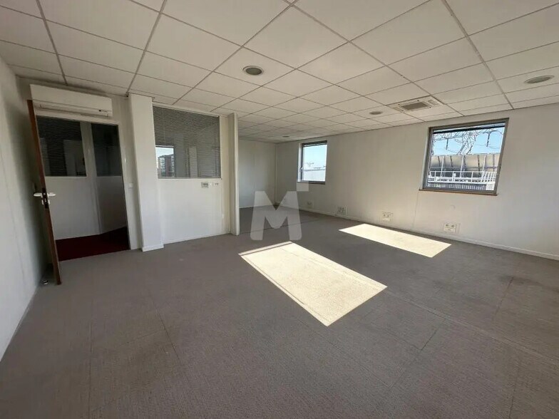 Bureau dans Chevilly-Larue à louer - Photo de l’immeuble – Image 3 sur 7