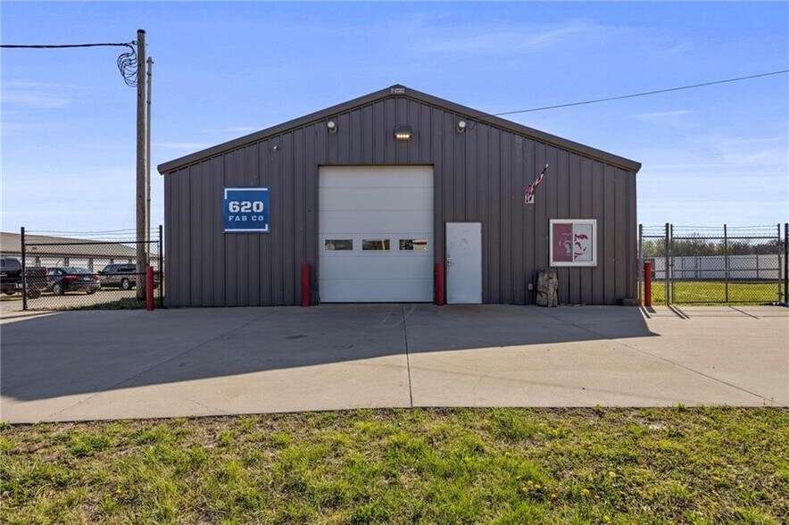 305 S Joplin St, Pittsburg, KS à vendre - Photo de l’immeuble – Image 1 sur 14