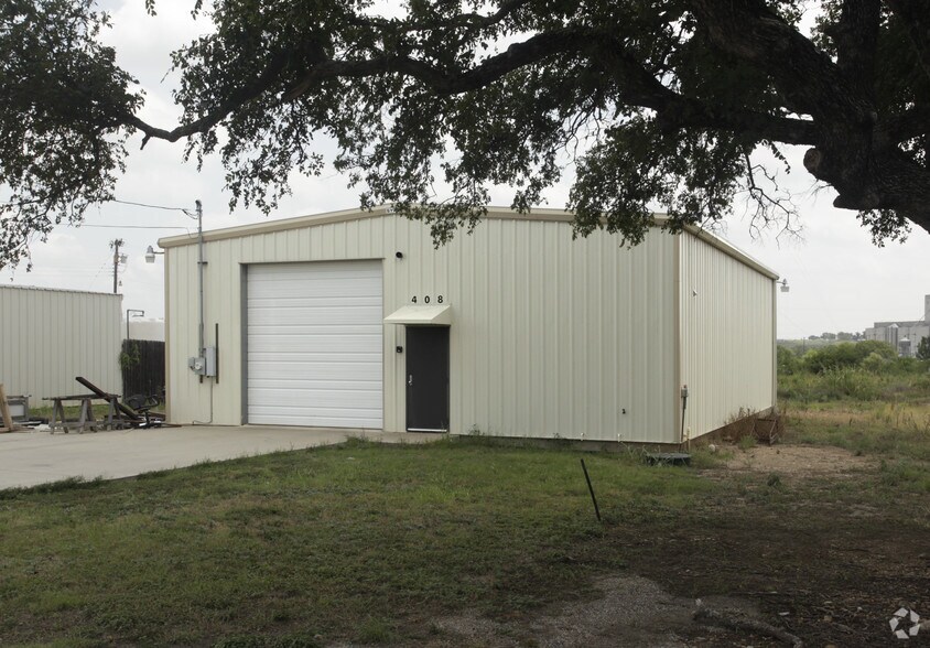 408 E 2nd St, Taylor, TX à louer - Photo principale – Image 1 sur 36