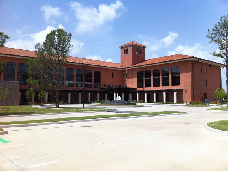750 Westgreen Blvd, Katy, TX à louer - Photo de l’immeuble – Image 1 sur 6