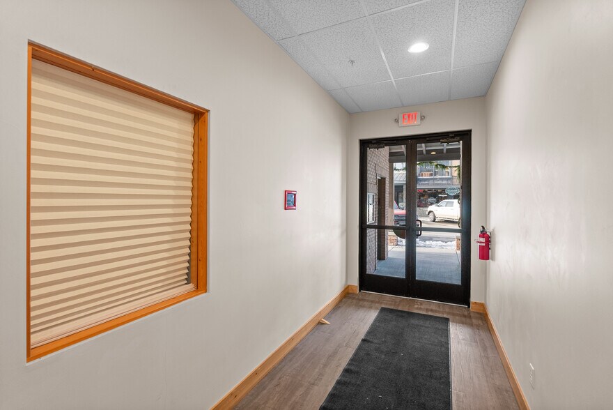 325 Central Ave, Whitefish, MT à vendre - Photo intérieure – Image 2 sur 45