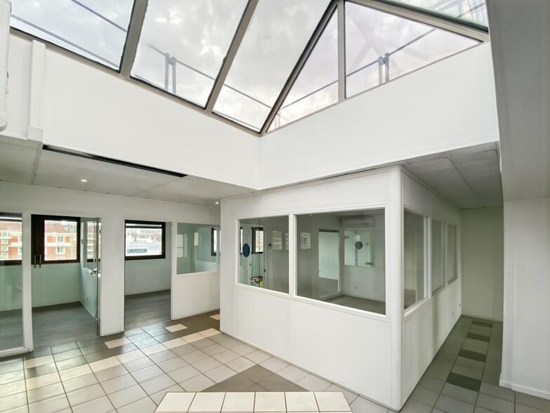 Bureau dans Ivry-sur-Seine à louer - Photo de l’immeuble – Image 3 sur 6