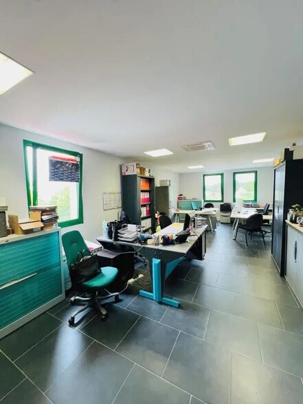 Bureau dans Chavenay à louer - Photo de l’immeuble – Image 1 sur 2