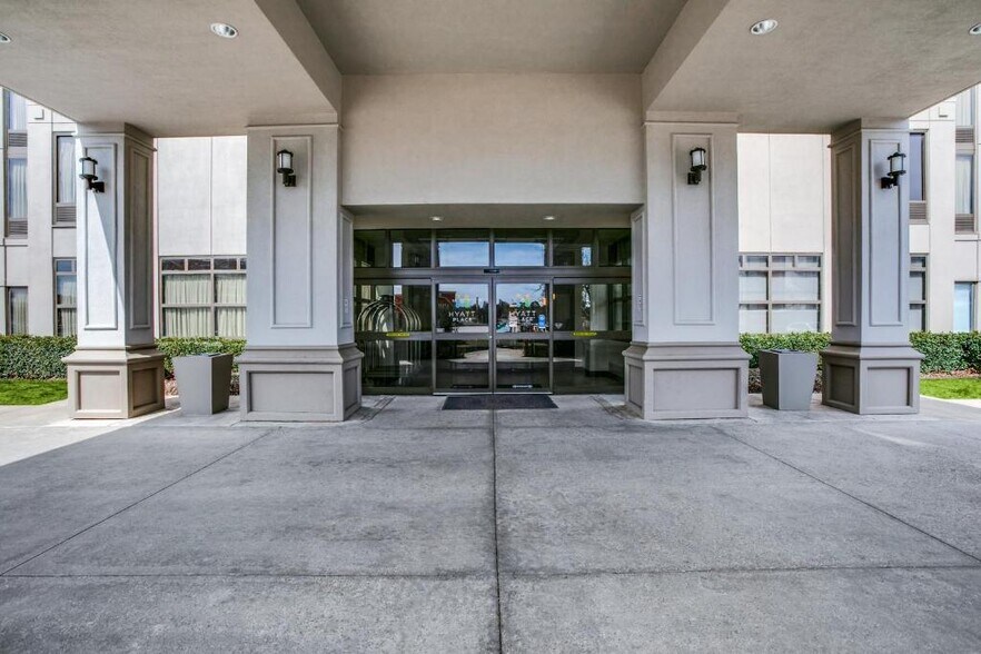 1601 Hurst Town Center Dr, Hurst, TX à vendre - Photo de l’immeuble – Image 2 sur 19