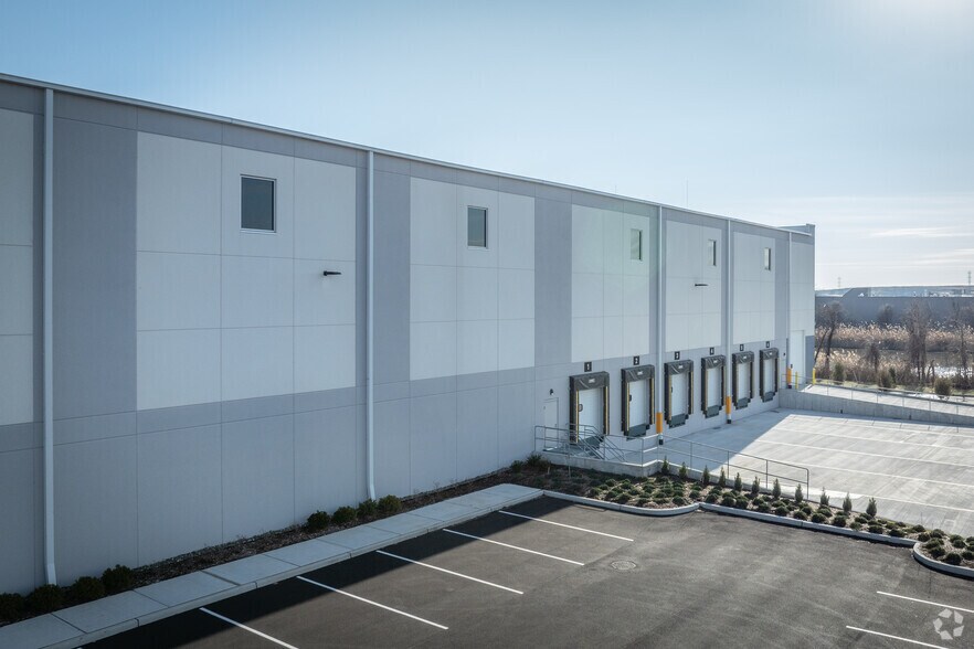 1200 Wall St W, Lyndhurst, NJ à louer - Photo de l’immeuble – Image 1 sur 3