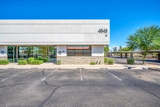 4045 E Union Hills Dr, Phoenix, AZ à louer Photo intérieure– Image 1 sur 38