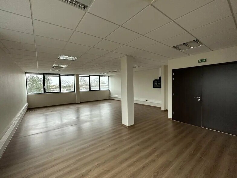 Bureau dans Bischheim à louer - Photo de l’immeuble – Image 2 sur 5