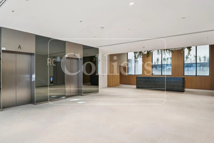 31-33 Rue De Provence, Paris à louer - Photo de l’immeuble – Image 3 sur 9
