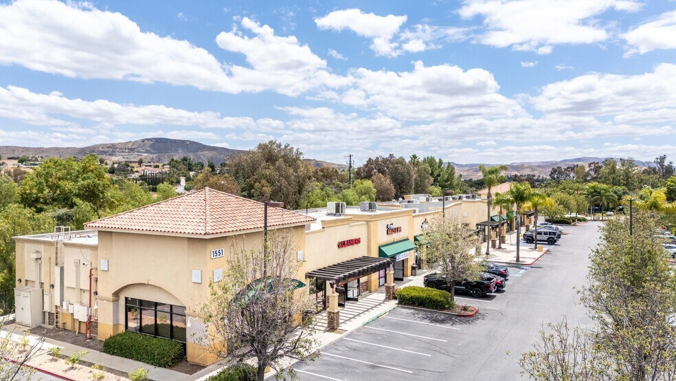 Corona Cerrito Plaza portefeuille de 5 biens à vendre sur LoopNet.fr - Photo de l’immeuble – Image 2 sur 24