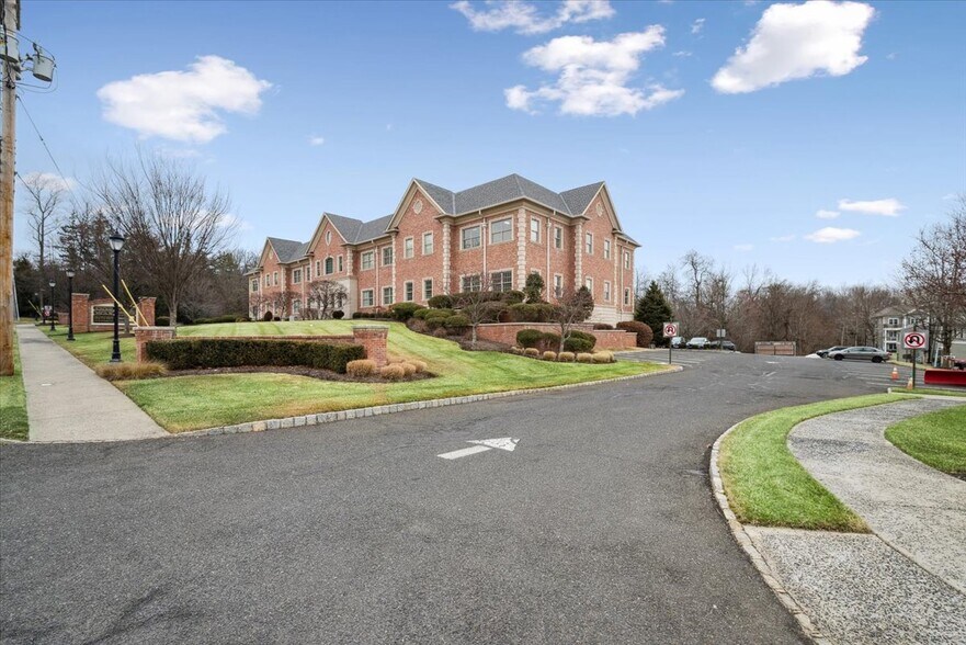 58 Mount Bethel Rd, Warren, NJ à louer - Photo de l’immeuble – Image 2 sur 28