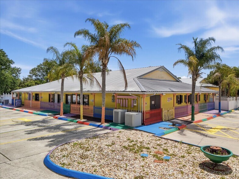 1330 Knox McRae Dr, Titusville, FL à vendre - Photo de l’immeuble – Image 2 sur 106