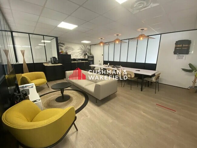 Plus de détails pour Différents types d’espaces à louer