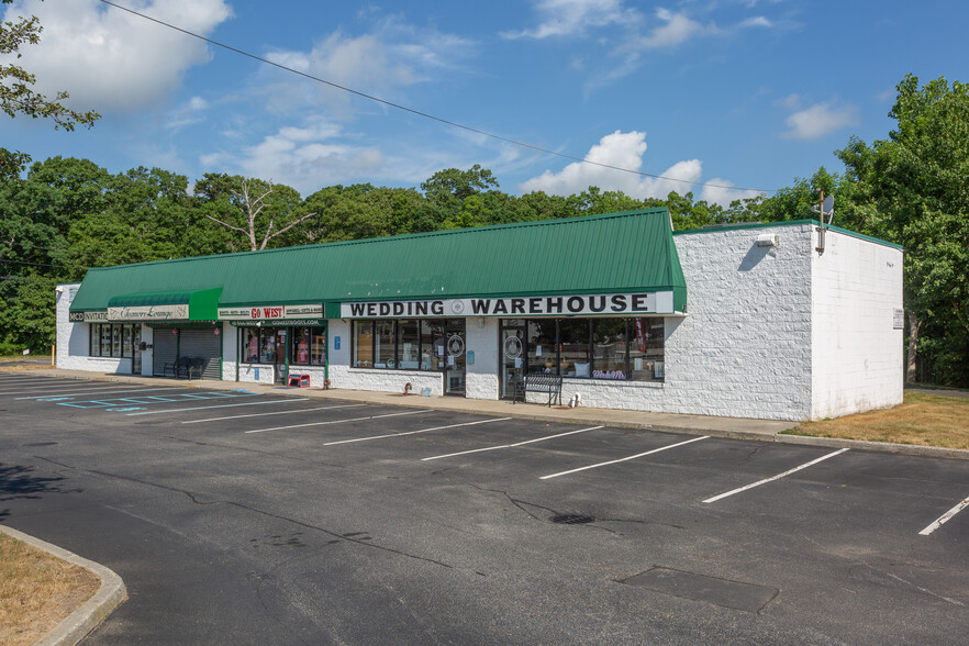 4101-4109 Sunrise Hwy, Bohemia, NY à louer - Photo de l’immeuble – Image 3 sur 3