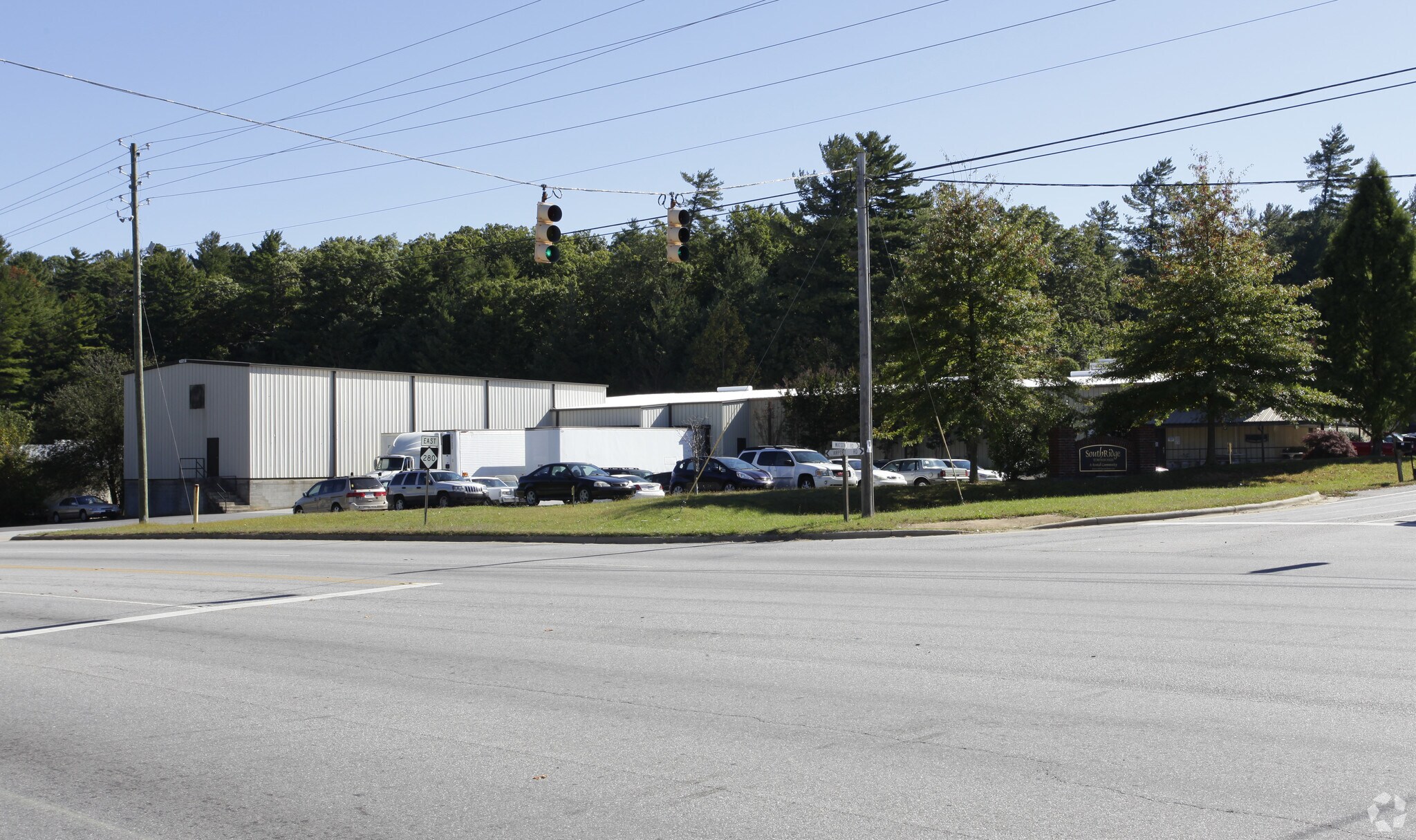 199 Airport Rd, Arden, NC à louer Photo principale– Image 1 sur 3