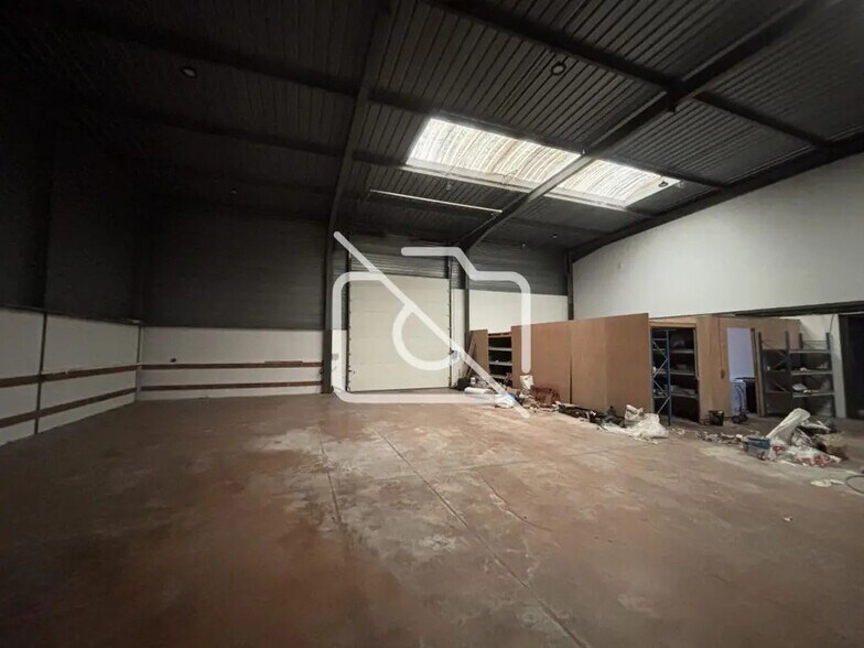 Industriel/Logistique dans Gretz-Armainvilliers à louer - Photo de l’immeuble – Image 1 sur 7