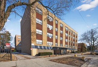 Plus de détails pour 7733 S South Shore Dr, Chicago, IL - Logement à vendre