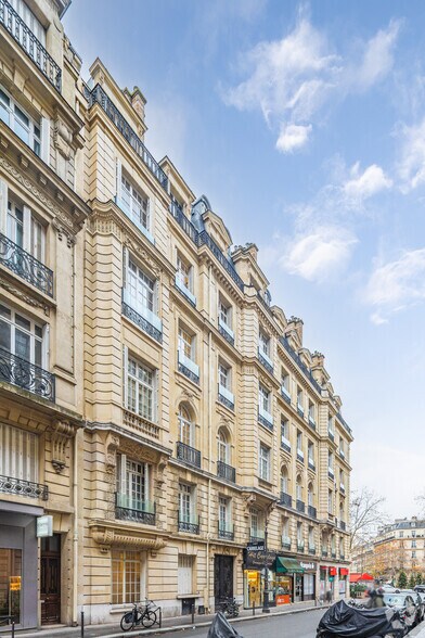 78 Avenue Raymond Poincaré, Paris à louer - Photo de l’immeuble – Image 2 sur 8
