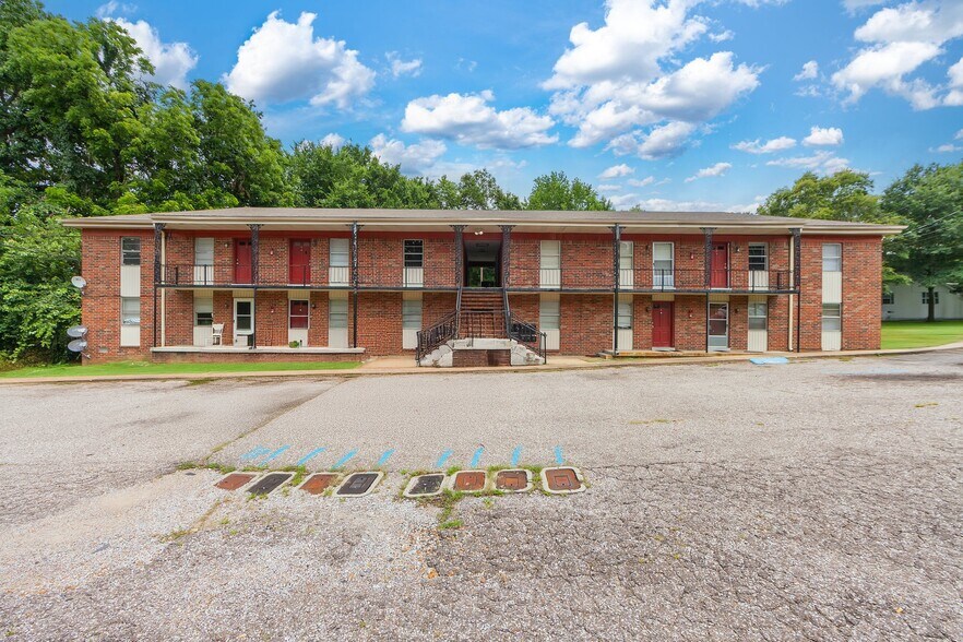 1002 Hillcrest Ave, Dyersburg, TN à vendre - Photo de l’immeuble – Image 1 sur 12