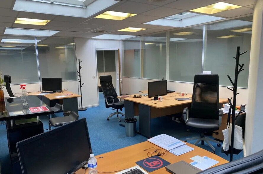 4-6 Rue D'Orleans, Saint-Cloud à louer - Photo de l’immeuble – Image 3 sur 20