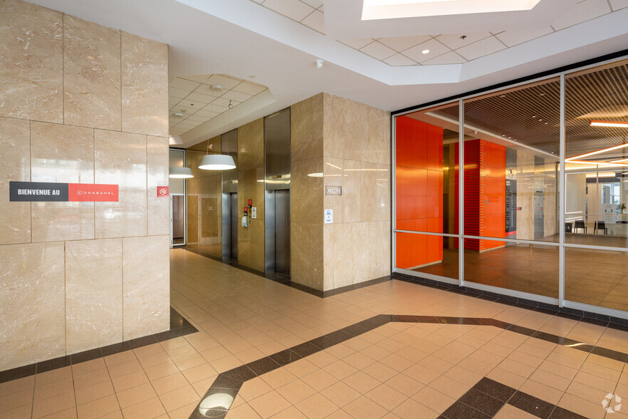 9300-9340 Boul Saint-Laurent, Montréal, QC à louer - Hall d’entrée – Image 2 sur 7