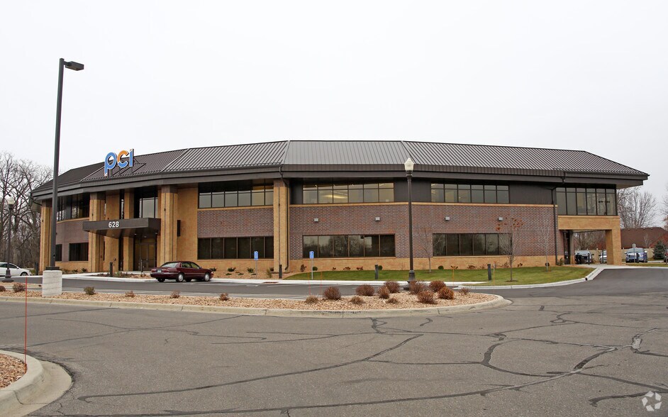 628 Roosevelt Rd, Saint Cloud, MN à vendre - Photo de l’immeuble – Image 2 sur 6