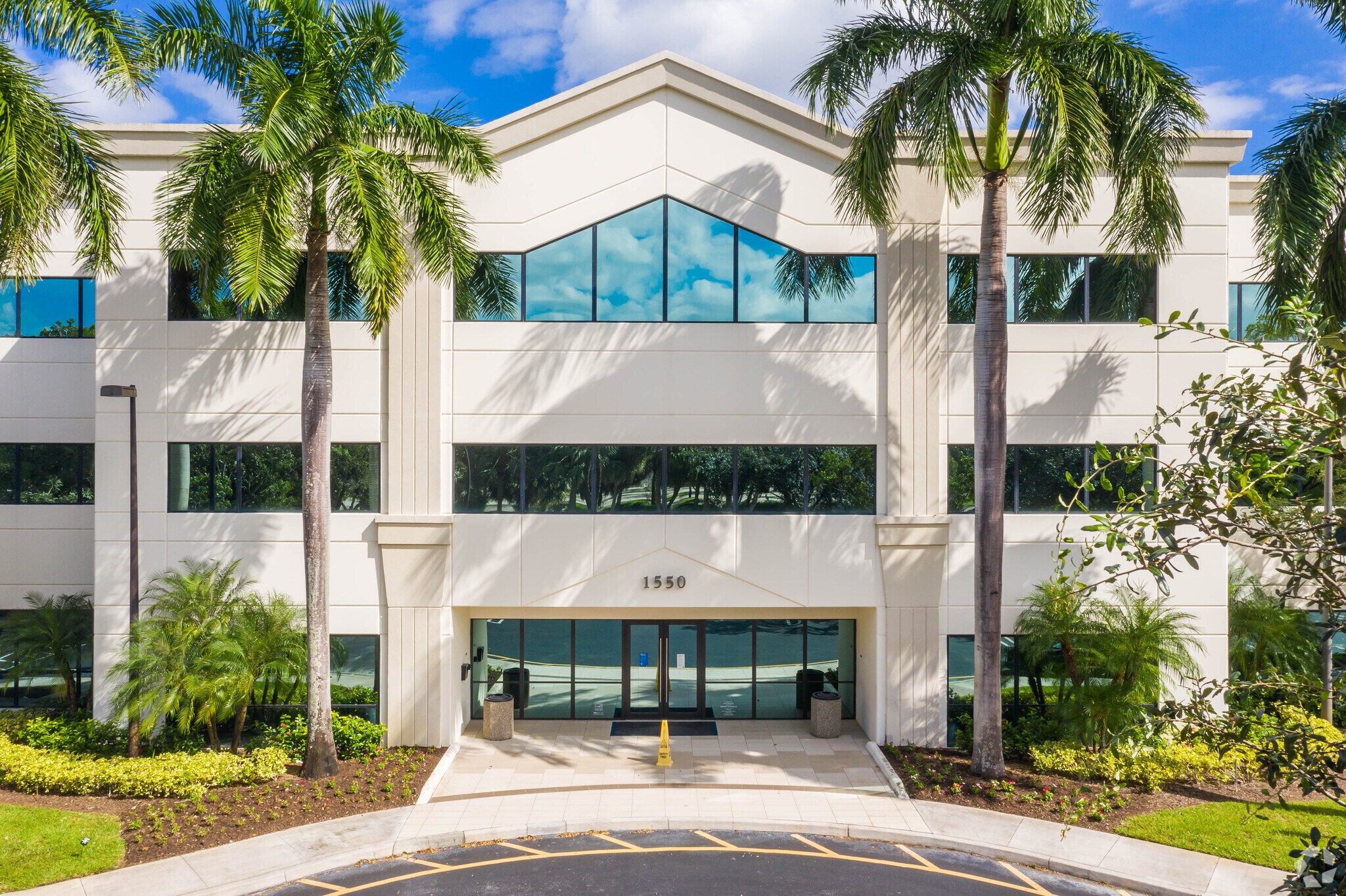 1550 Sawgrass Corporate Pky, Sunrise, FL à louer Photo principale– Image 1 sur 8