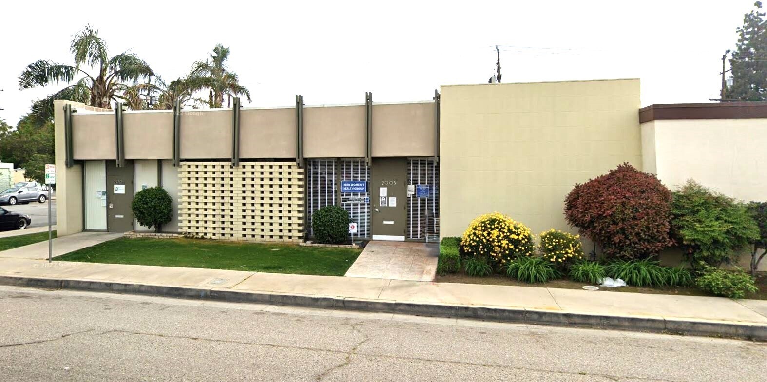 2005 17th St, Bakersfield, CA à vendre Photo principale– Image 1 sur 6