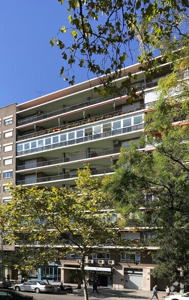 Paseo de la Castellana, 153, Madrid, Madrid à louer - Photo de l’immeuble – Image 3 sur 4