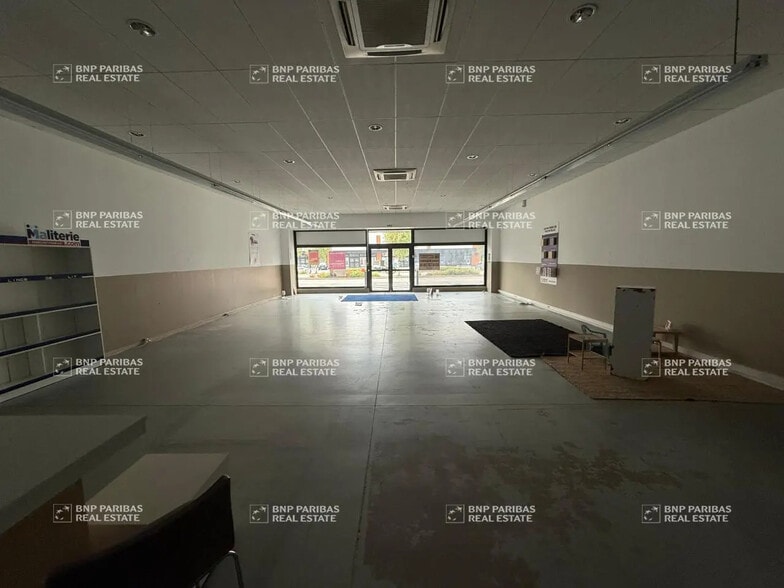 Local d'activités dans Hauconcourt à vendre - Photo de l’immeuble – Image 3 sur 3