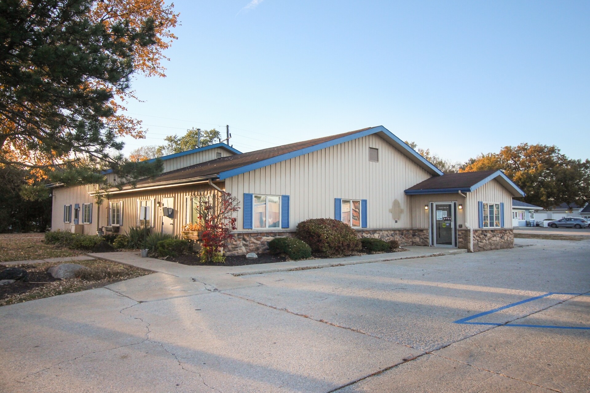 614 N Main St, North Webster, IN à vendre Photo principale– Image 1 sur 11