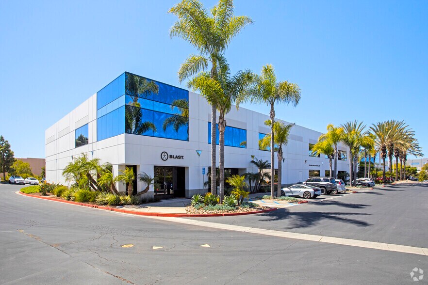 5803 Newton Dr, Carlsbad, CA à louer - Photo de l’immeuble – Image 1 sur 11