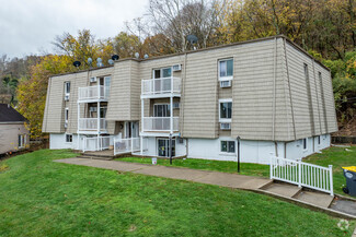Plus de détails pour 109 Dewers St, Aurora, IN - Logement à vendre