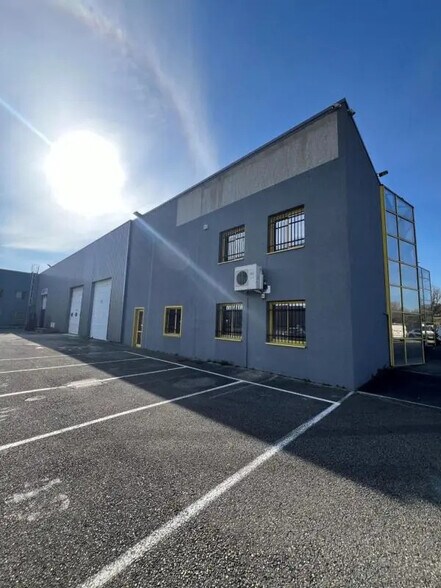 Bureau dans La Verpillière à louer - Photo de l’immeuble – Image 2 sur 10