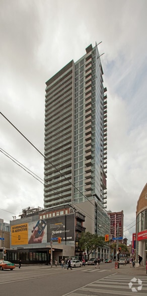 373-375 King St W, Toronto, ON à louer - Photo de l’immeuble – Image 2 sur 11