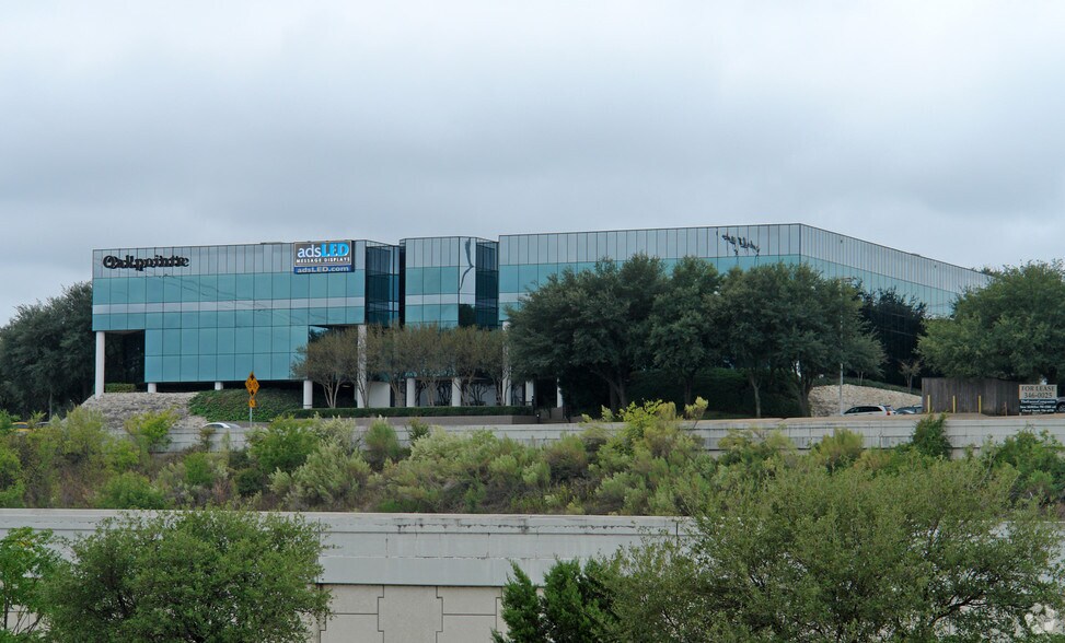 9111 Jollyville Rd, Austin, TX à louer - Photo de l’immeuble – Image 2 sur 11