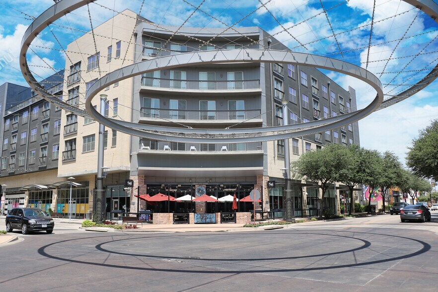 2973 W 7th St, Fort Worth, TX à louer - Photo de l’immeuble – Image 2 sur 12