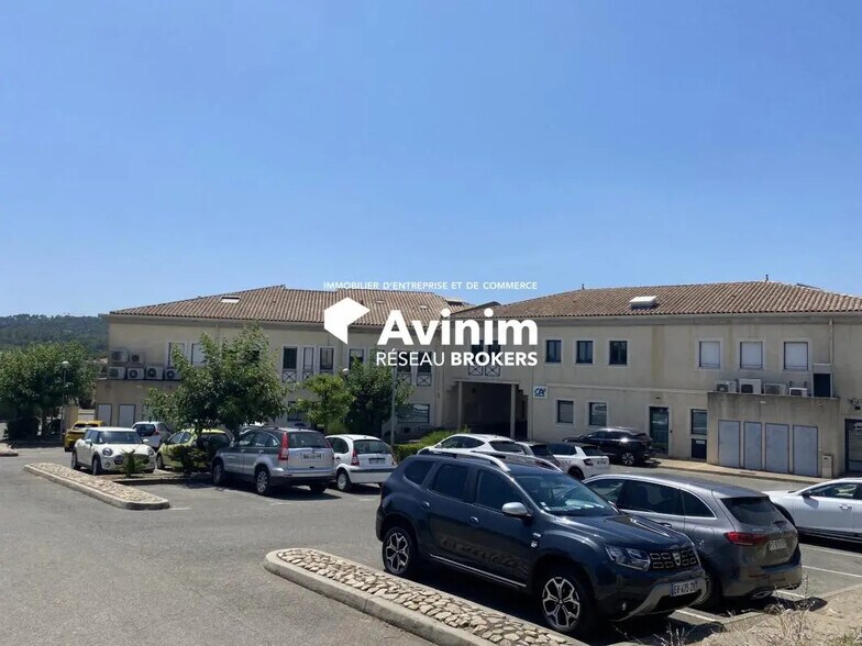 Bureau dans Tourrettes à louer - Photo de l’immeuble – Image 3 sur 12