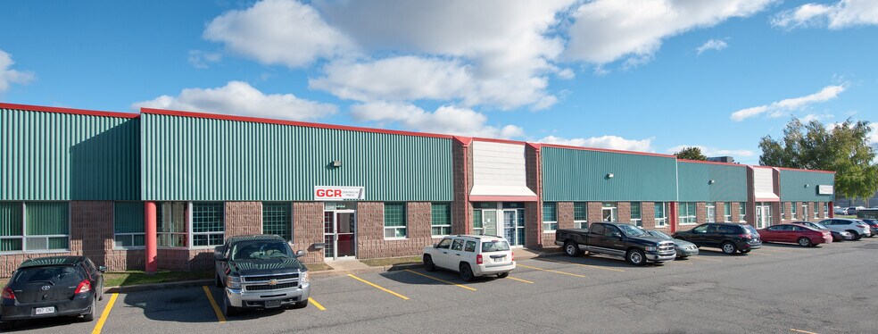 135 Ch du Tremblay, Boucherville, QC à louer - Photo de l’immeuble – Image 3 sur 4