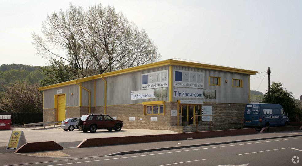 400 Leeds Rd, Huddersfield à louer - Photo principale – Image 1 sur 2