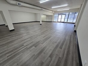 9727-9743 Somerset Blvd, Bellflower, CA à louer Photo intérieure– Image 2 sur 2