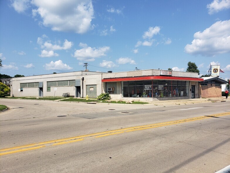 2322 Charles St, Rockford, IL à vendre - Photo de l’immeuble – Image 3 sur 12