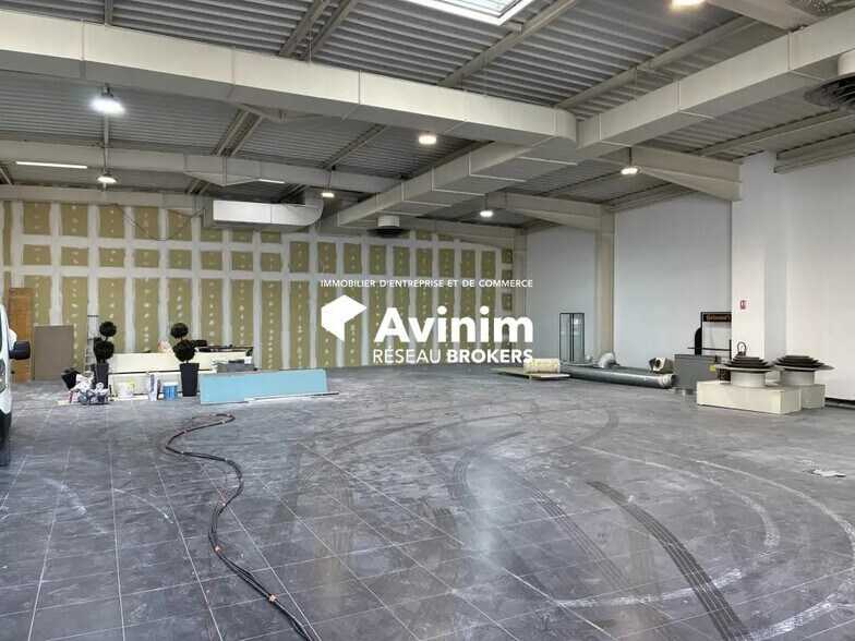 Local d’activités dans Martigues à louer - Photo intérieure – Image 2 sur 14