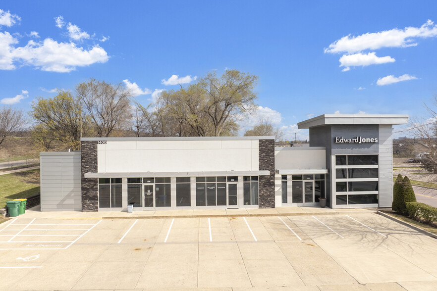 1400 S Riverfront Dr, Mankato, MN à vendre - Photo de l’immeuble – Image 2 sur 4
