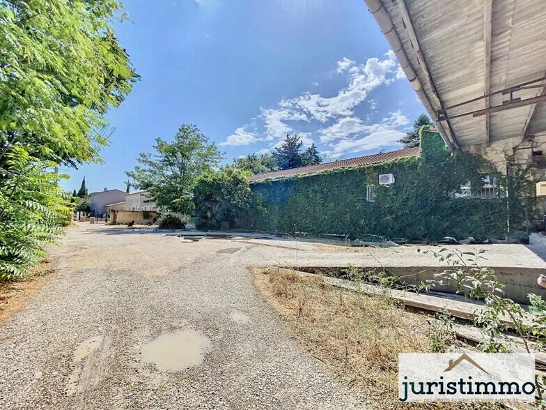 Industriel/Logistique dans Saint-Saturnin-lès-Avignon à vendre - Photo de l’immeuble – Image 2 sur 5