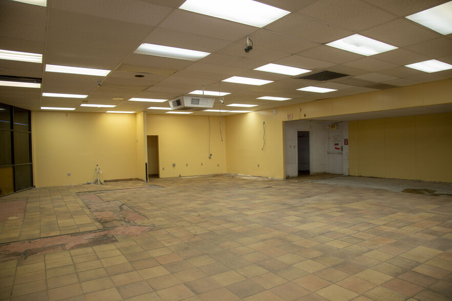3213 N Main St, Roswell, NM à louer - Photo intérieure – Image 3 sur 12